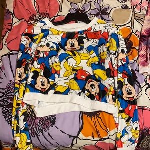 Long sleeve Mickey and friends crop top